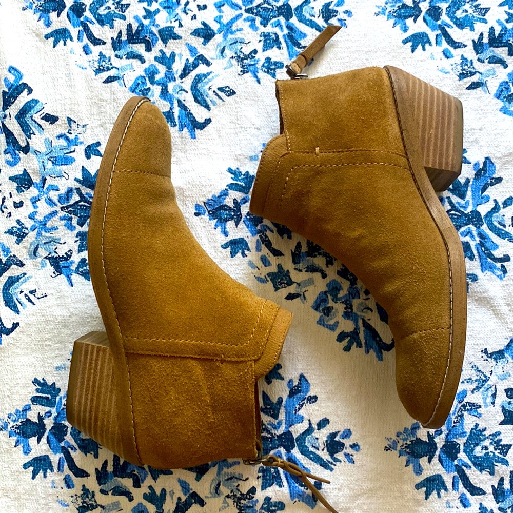 Splendid suede bootie back zip up